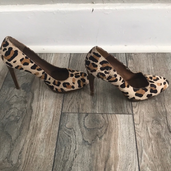 BCBG high leopard heels DONATED - Picture 4 of 6